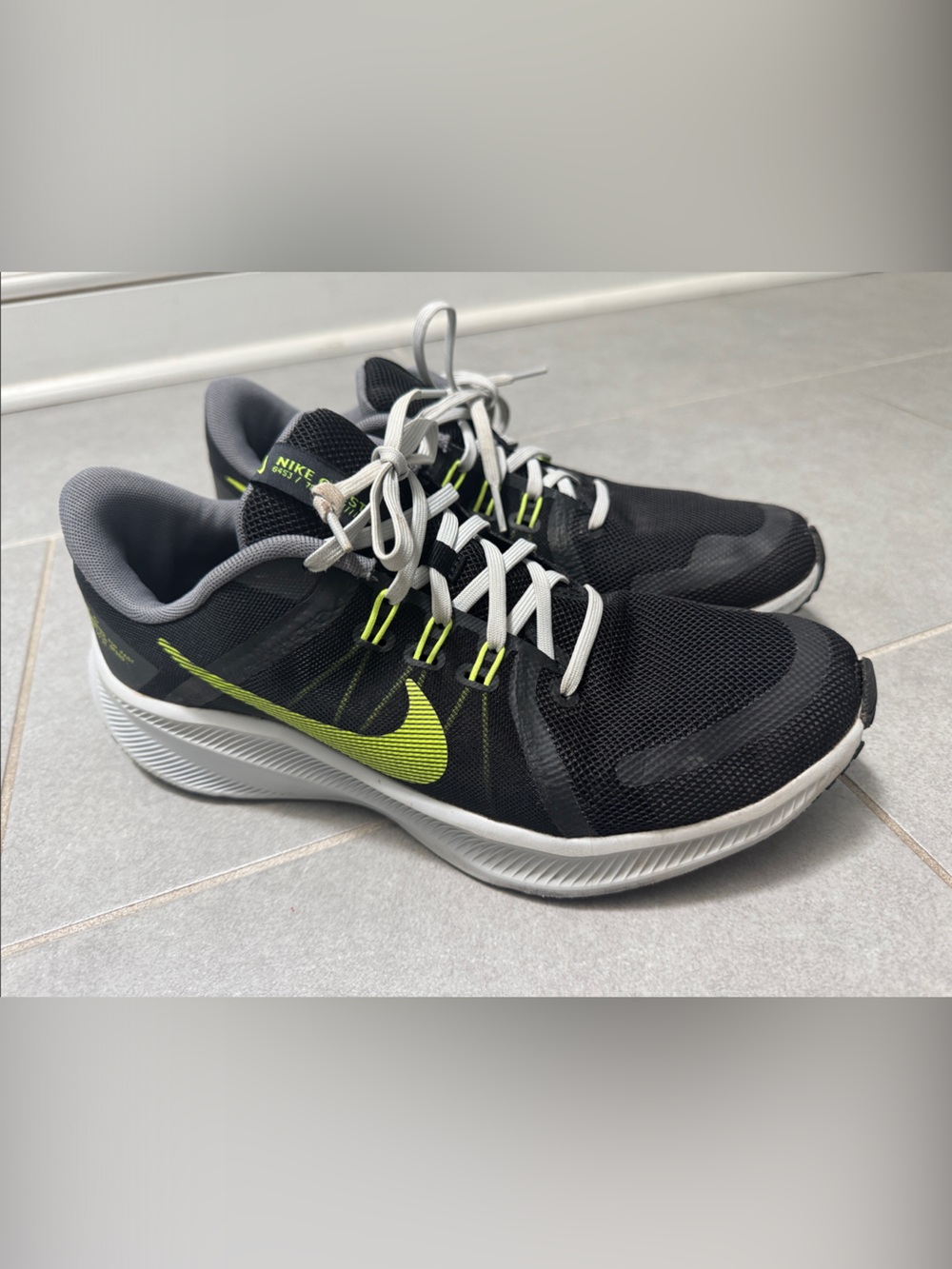 Nike Men’s Black & Volt Athletic Running Shoes